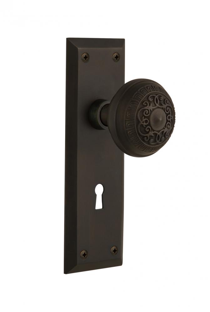 Nostalgic Warehouse New York Plate with Keyhole Privacy Egg & Dart Door Knob in Oil-Rubbed Bro