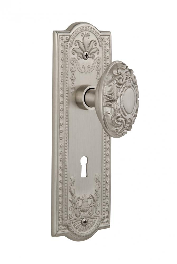 Nostalgic Warehouse Meadows Plate with Keyhole Passage Victorian Door Knob in Satin Nickel