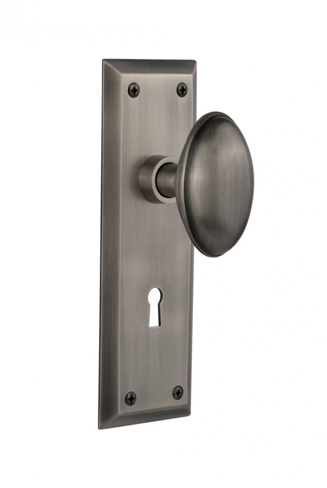 Nostalgic Warehouse New York Plate with Keyhole Privacy Homestead Door Knob in Antique Pewter