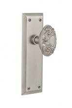 Nostalgic Warehouse 707667 - Nostalgic Warehouse New York Plate Privacy Victorian Door Knob in Satin Nickel