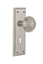 Nostalgic Warehouse 711897 - Nostalgic Warehouse New York Plate with Keyhole Passage Egg & Dart Door Knob in Satin Nickel