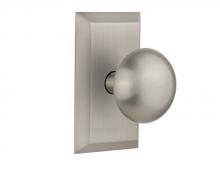 Nostalgic Warehouse 713336 - Nostalgic Warehouse Studio Plate Privacy New York Door Knob in Satin Nickel