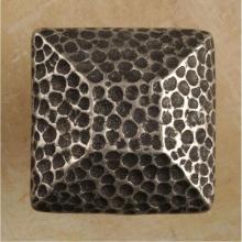 Anne At Home 1264 - Hammersmith square knob-lg