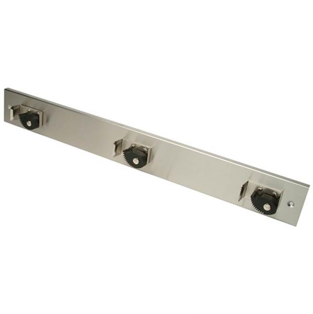 Z1996 Mop Hanger P/N 581790009