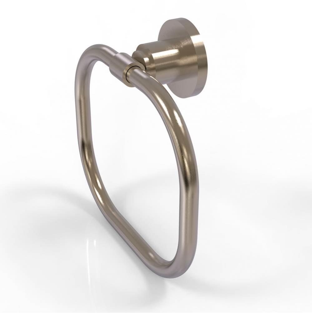 Washington Square Collection Towel Ring