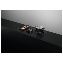 Fisher & Paykel 84865 - 15'' Gas on Glass Cooktop, 1 Burner, Natural Gas