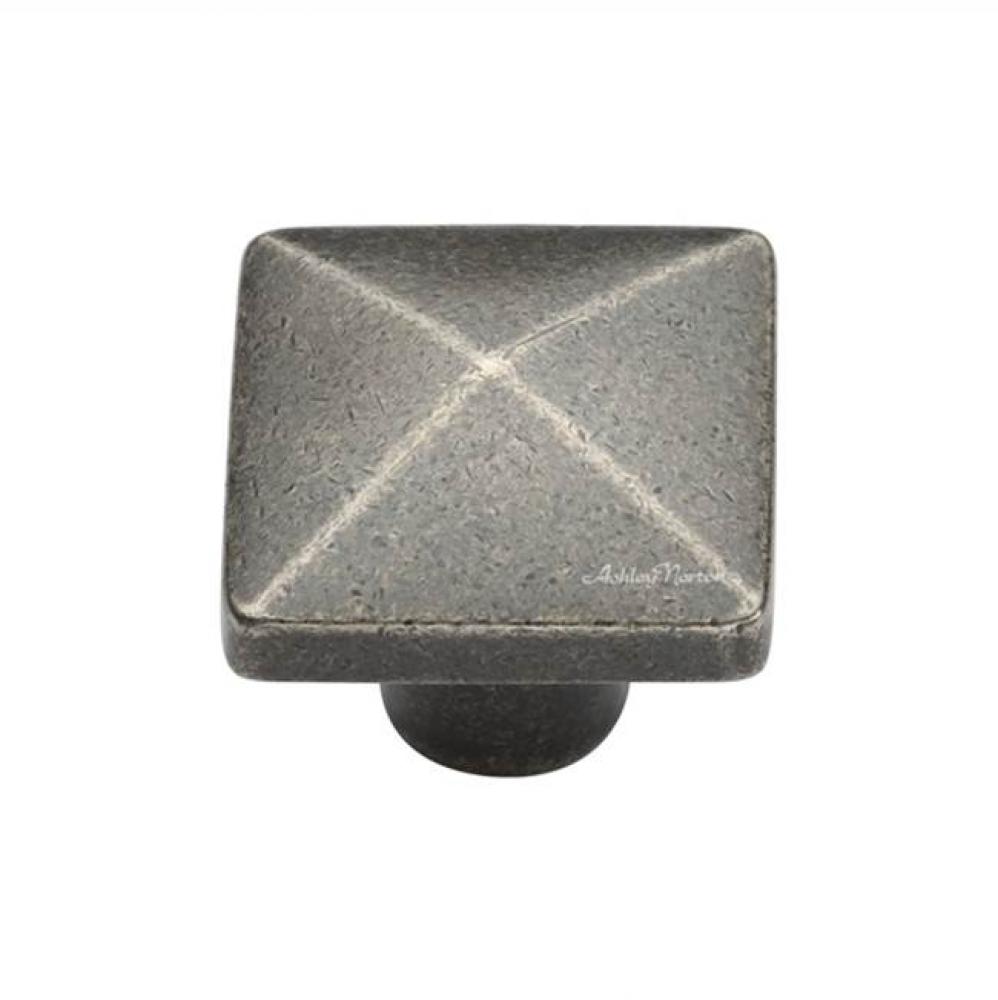 1 1/2'' Pyramid Knob
